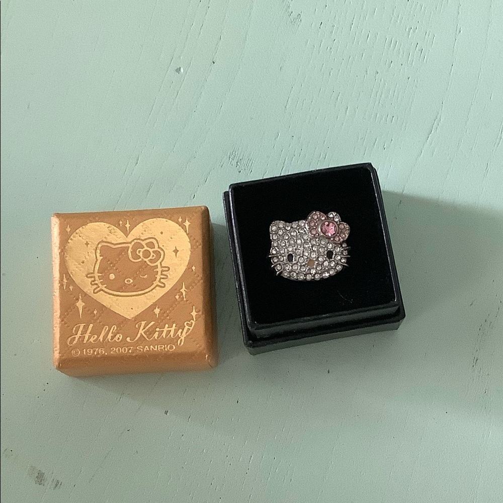 Hello Kitty Ring